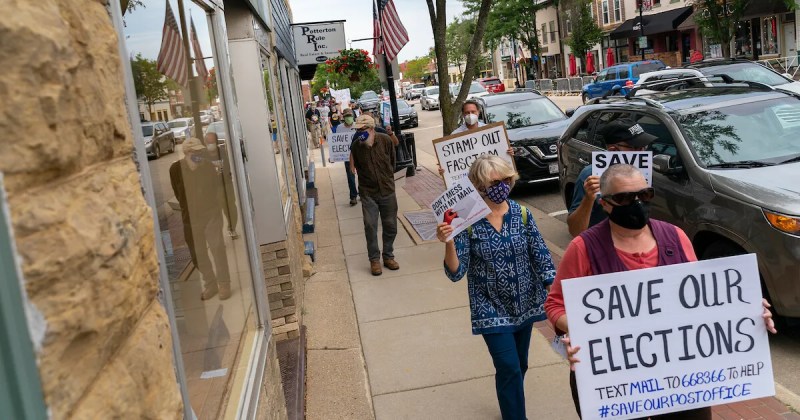 Residents in Towns Across Wisconsin Rally to Save USPS Ahead of Postmaster Testimony