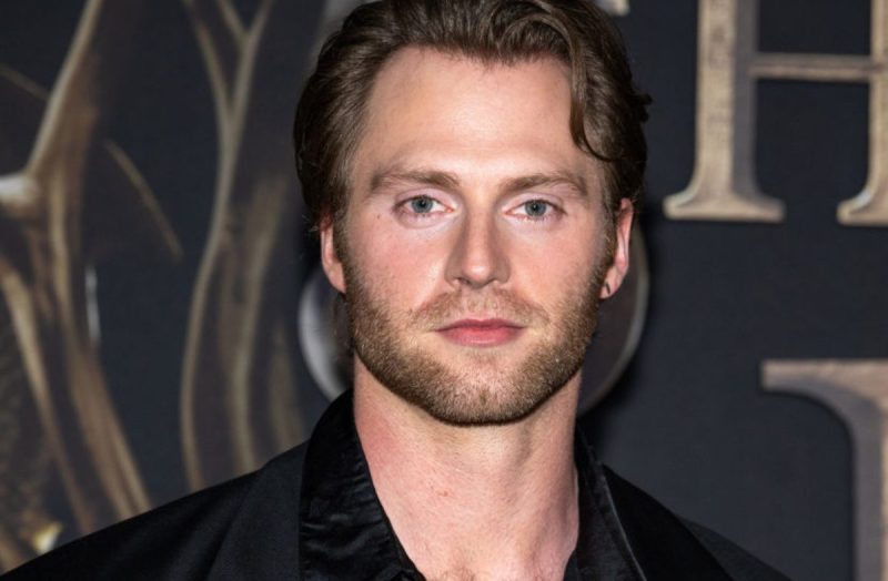 Calahan Skogman posing for photo at an event.