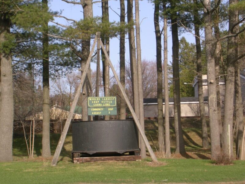 Your guide to Wisconsin’s giant roadside statues