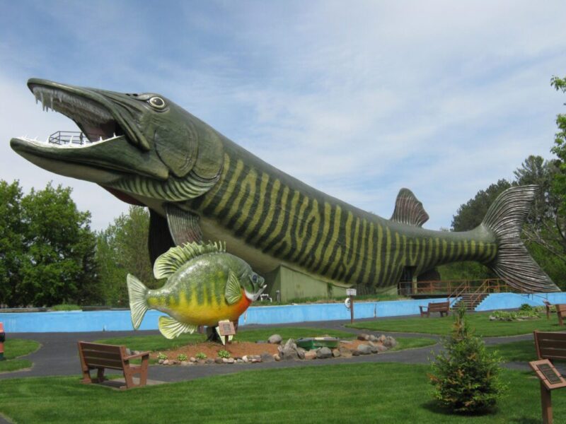 Your guide to Wisconsin’s giant roadside statues