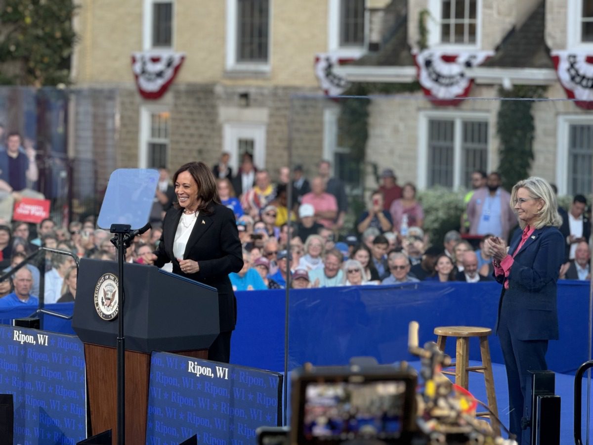 Liz Cheney appears with Kamala Harris at Ripon College. 