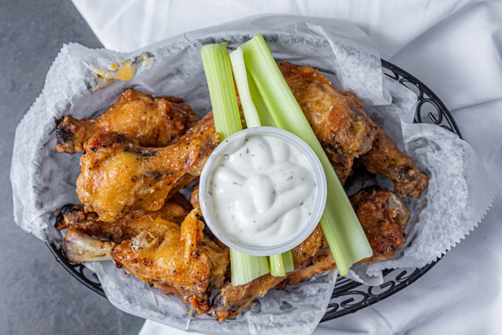 Chicken wings with celery and ranch