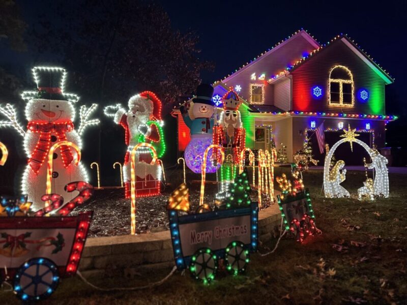 The 12 best holiday light displays across Wisconsin