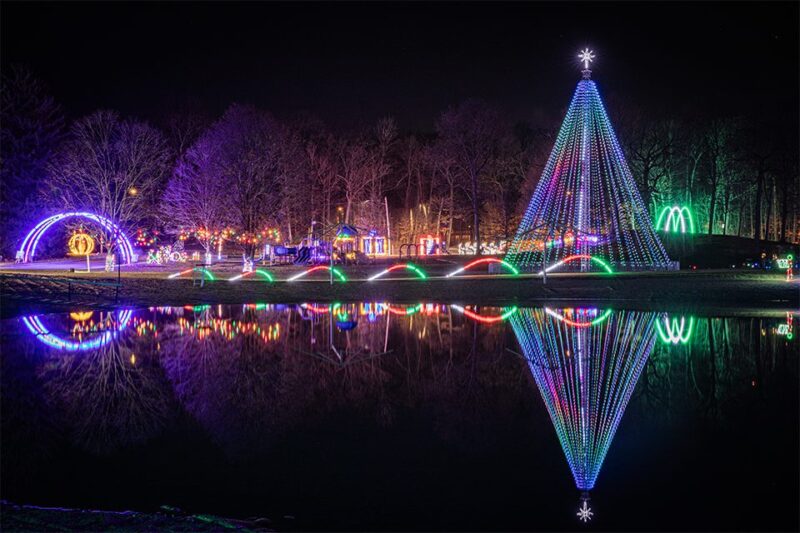 The 12 best holiday light displays across Wisconsin