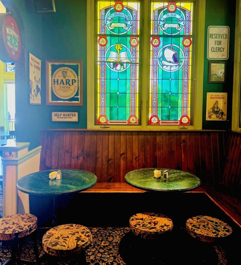 11 breweries & bars in Milwaukee that are perfect for reading alone