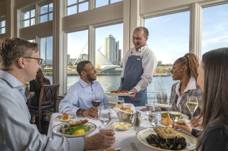 12 restaurants in Wisconsin with insane views