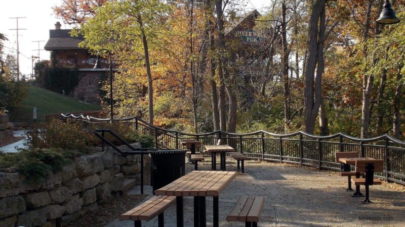 Avoid tourist traps & explore Wisconsin Dells like a local