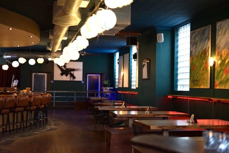 11 breweries & bars in Milwaukee that are perfect for reading alone