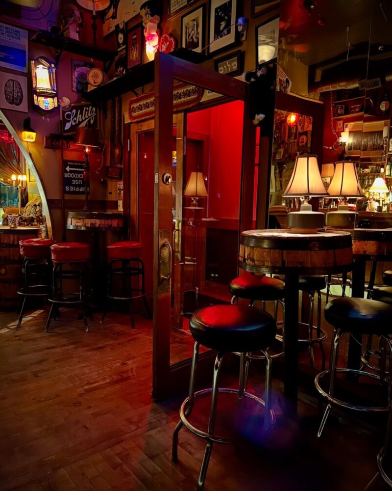 11 breweries & bars in Milwaukee that are perfect for reading alone