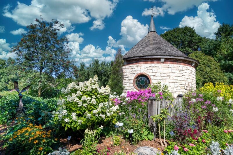 6 best public gardens in Wisconsin