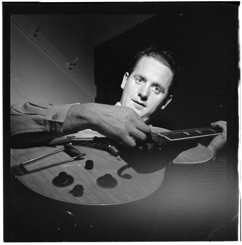 les paul is one of the 13 famous people buried in wisconsin